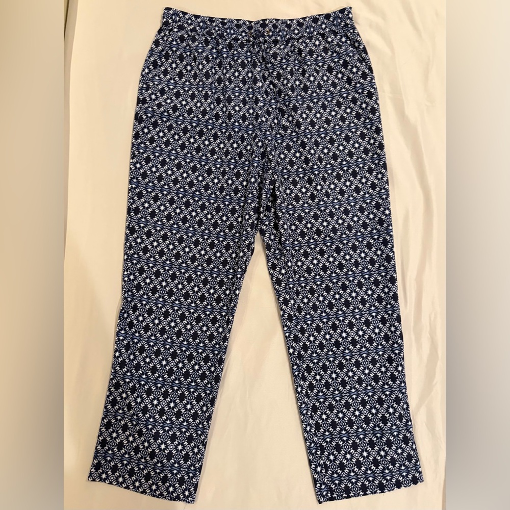 Vince Camuto Navy and White Patterned Jogger Pants